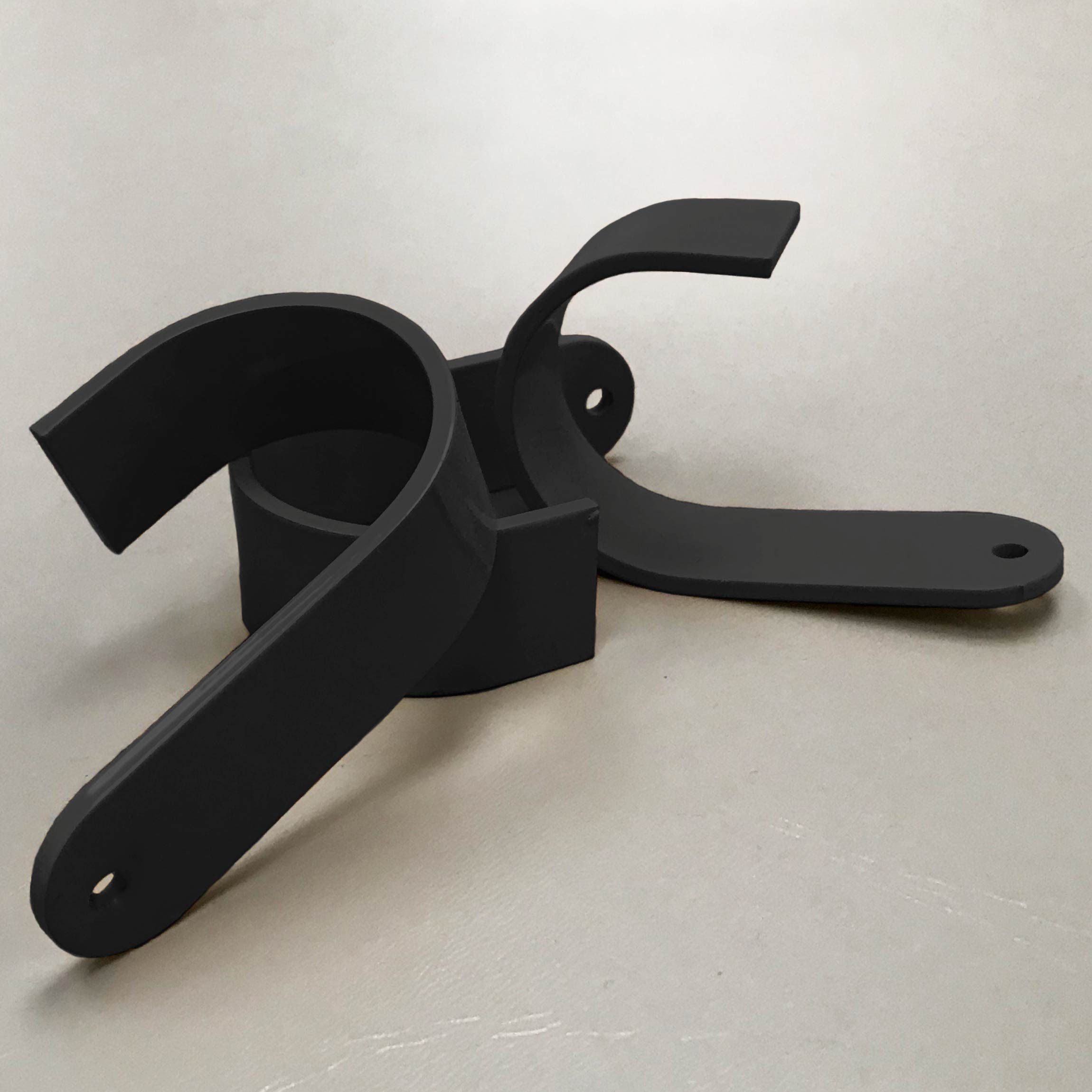 Black deck brackets for indoor softplay