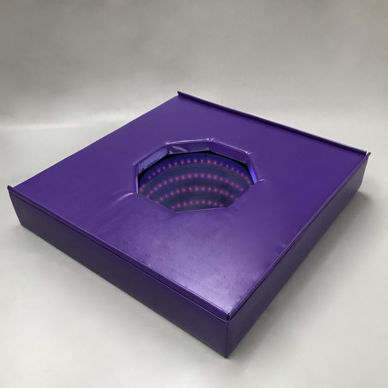 LED Infinity Mirror and Plinth - Image 4