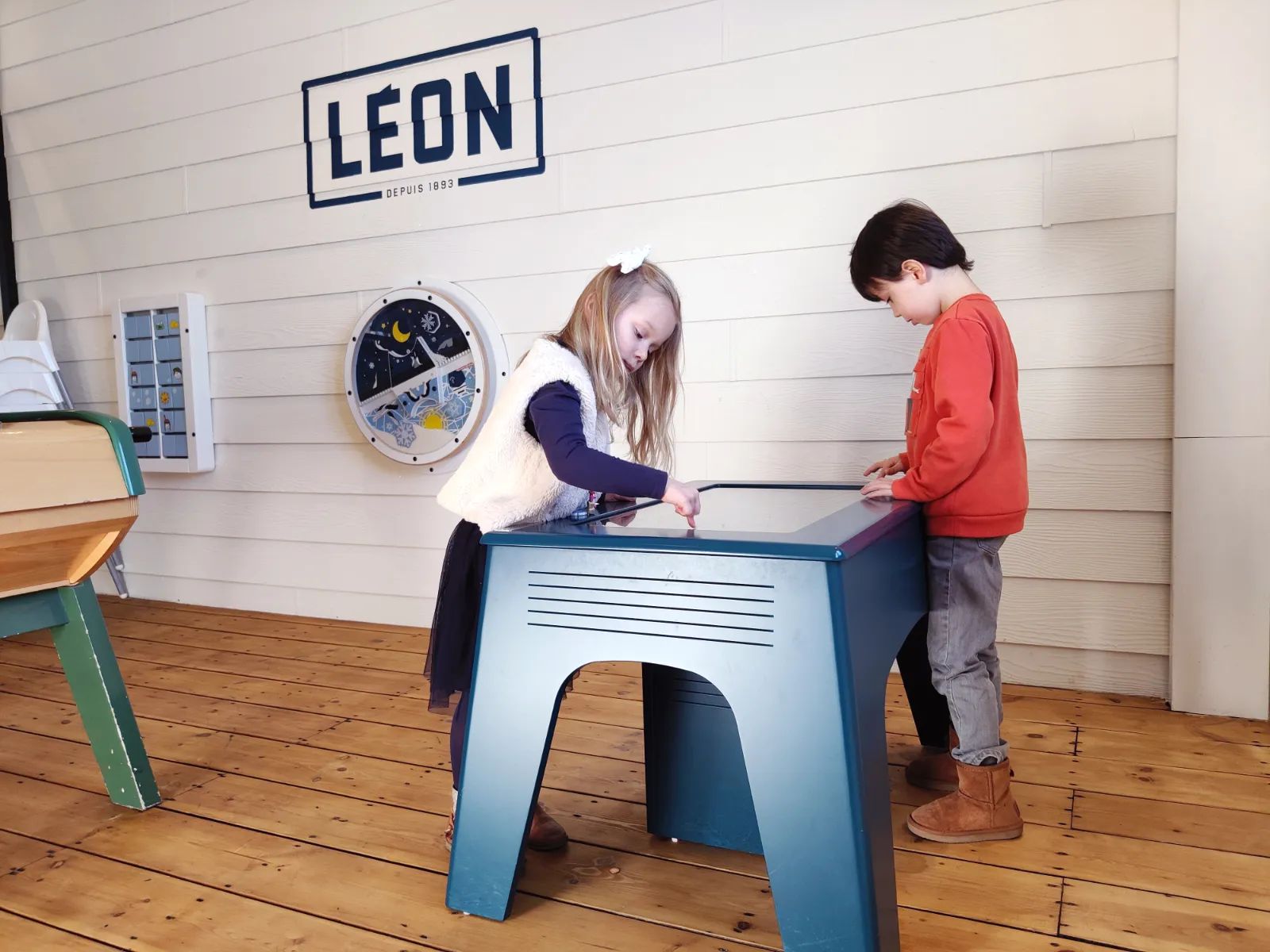 Kylii Touch Games Table - Image 2